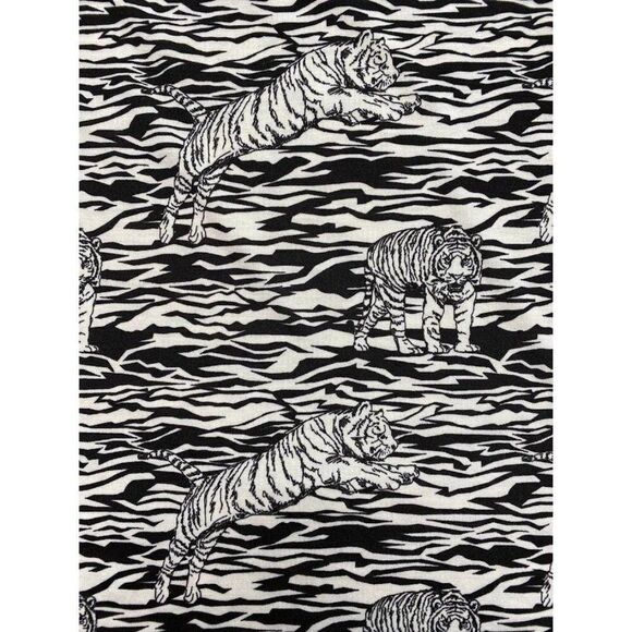 LuLaRoe Randy Black White Zebra Tiger Raglan Sleeve Top sz Medium NEW - Picture 8 of 8